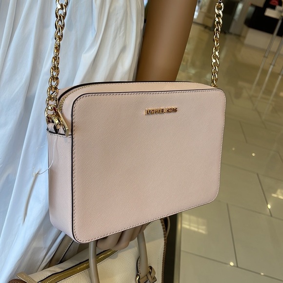 Michael Kors Jet Set Item Large East West Zip Crossbody Leather Powder Blush
NWT - Picture 6 of 16